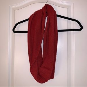 RED KNIT INFINITY SCARF